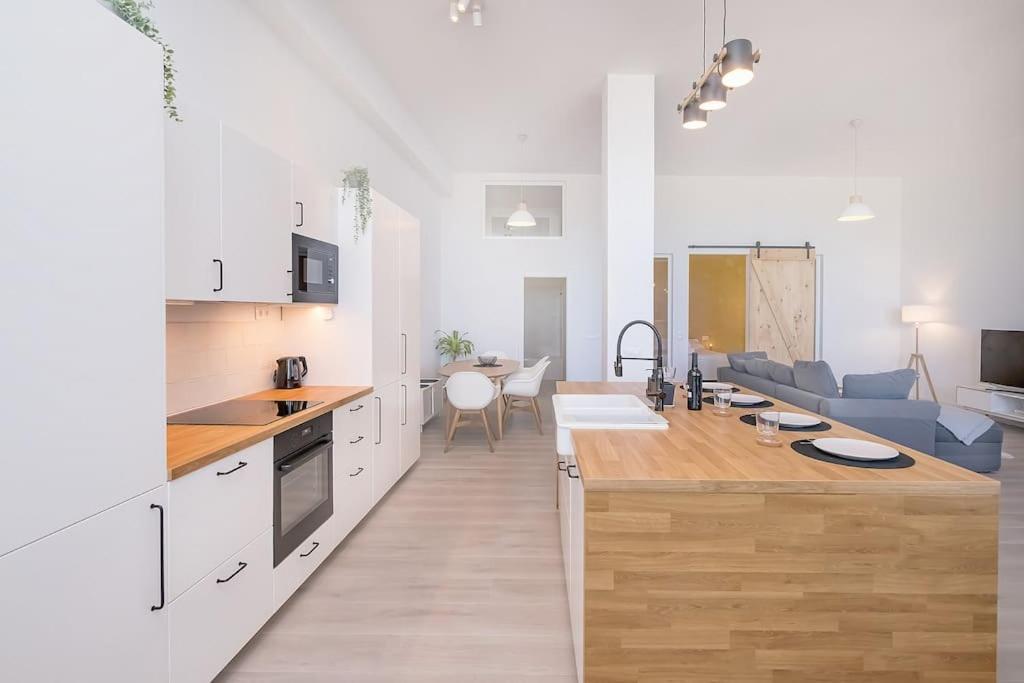 Homey Apt Competa Bagian luar foto