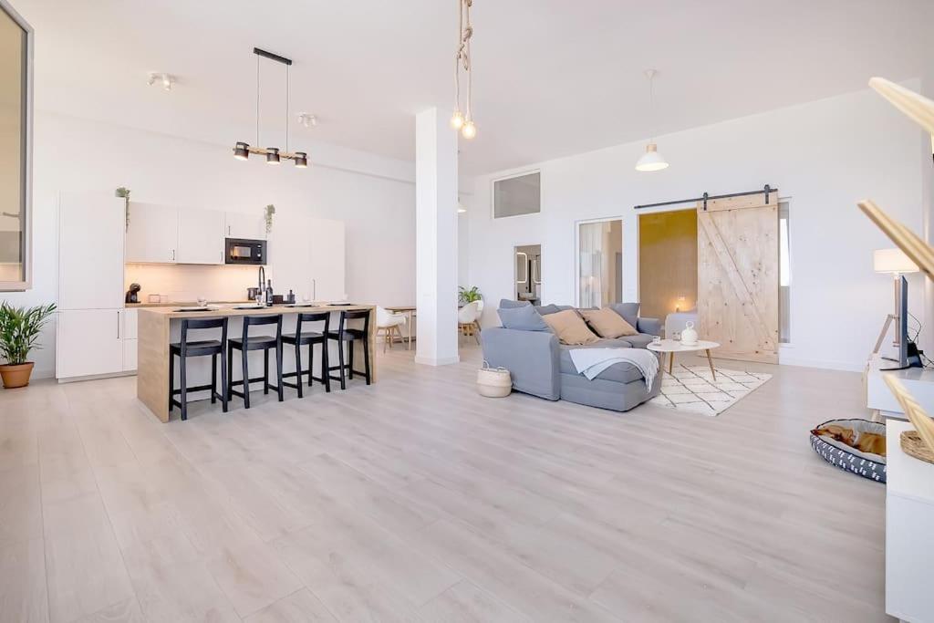 Homey Apt Competa Bagian luar foto